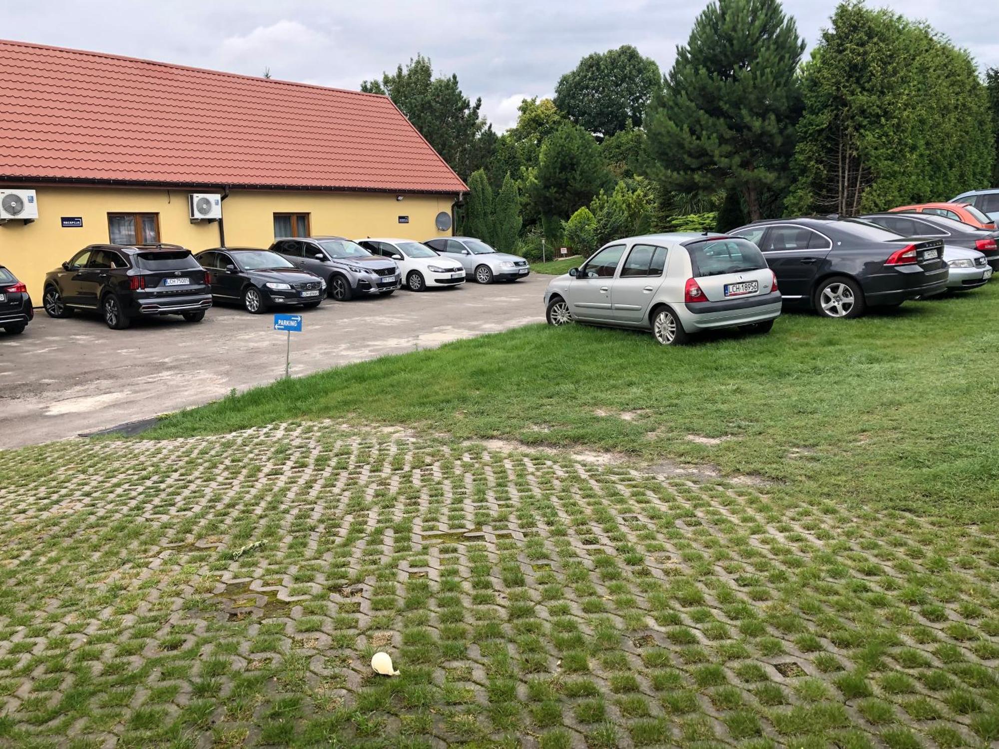 Zajazd Gosciniec Nowosiolki-Kolonia Exteriör bild
